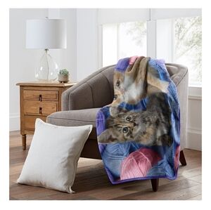 American Heritage Collection "Two Kittens with Wool" Royal Plush Raschel Throw